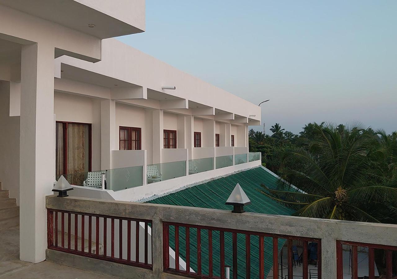 Sea Breeze Ambalangoda Ambalangoda  Exterior photo